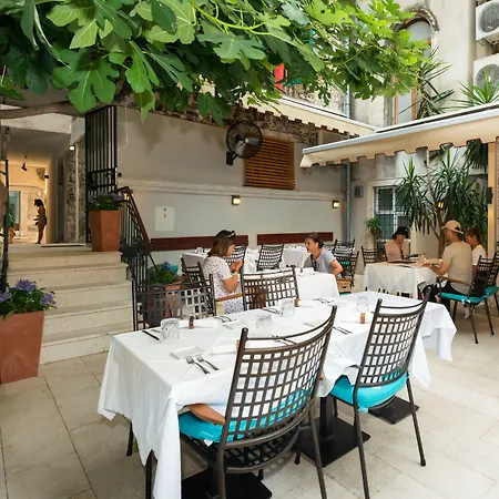 Makarun Heritage Oda ve Kahvaltı 4*