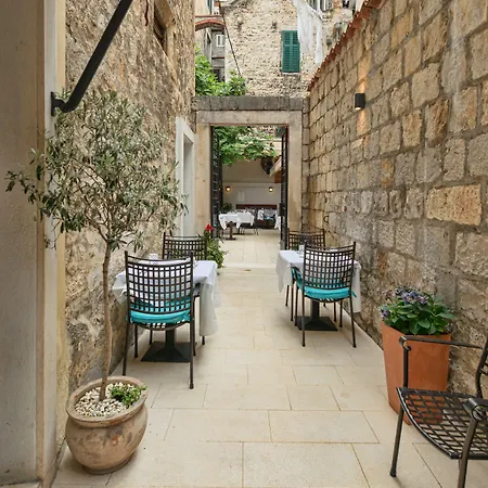 Makarun Heritage Oda ve Kahvaltı 4*