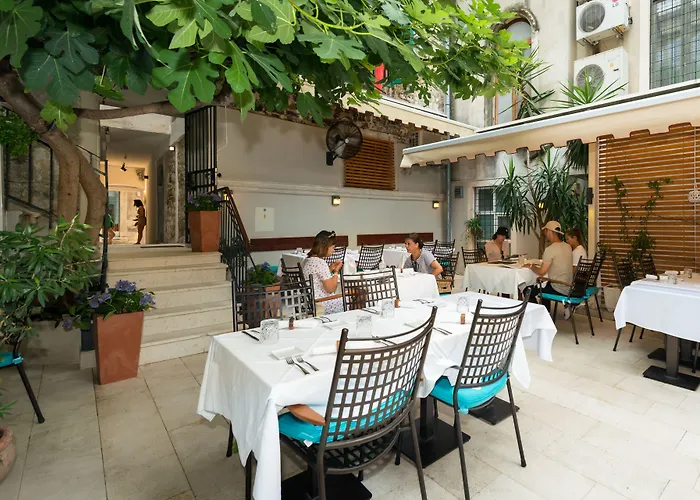 Makarun Heritage Bed & Breakfast 4*