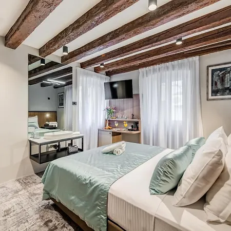 לינה וארוחת בוקר Makarun Heritage ספליט